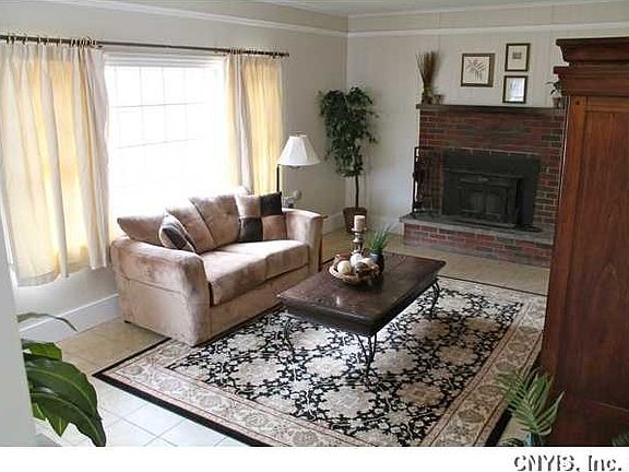 5th image of 116 Thornton Cir N