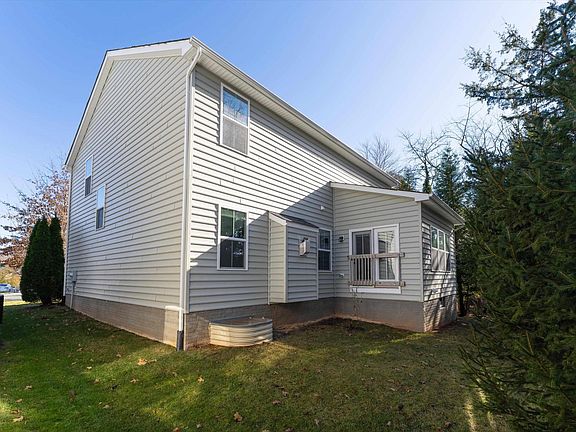 5th image of 1578 Burgundy Ln
