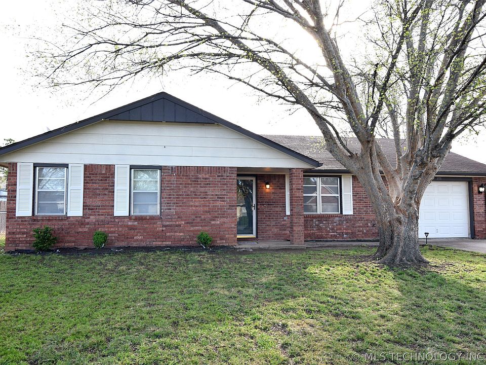 1st image of 3711 S 214th Ave