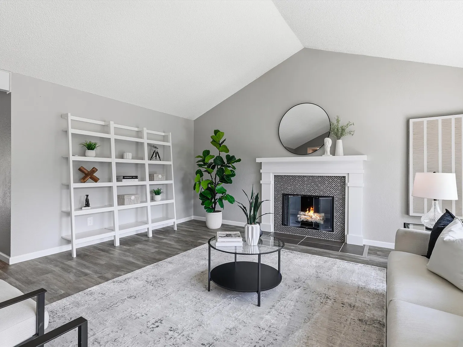 4 bed, 2.5 bath, 2430 sqft, $4,500 — Photo 3