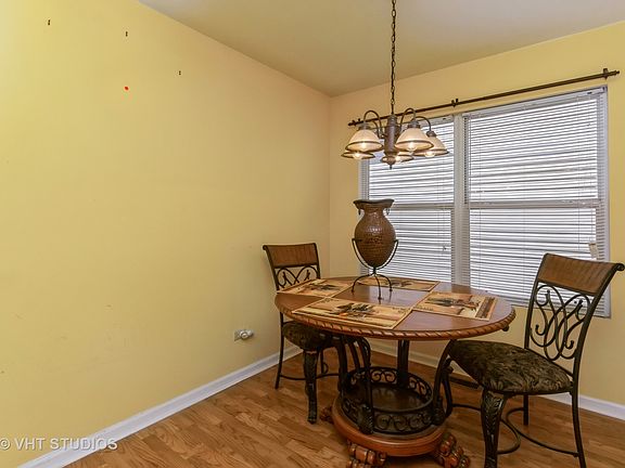 4th image of 2367 Woodhill Ct