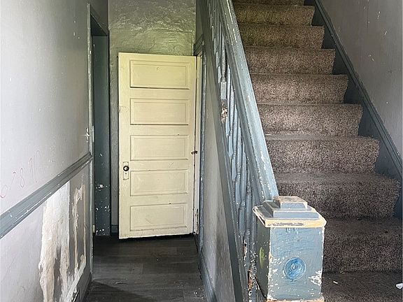 2nd image of 1002 Fruit Ave