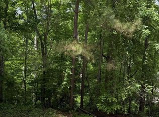 208 Twisted Oak Dr, Greenwood, SC 29646