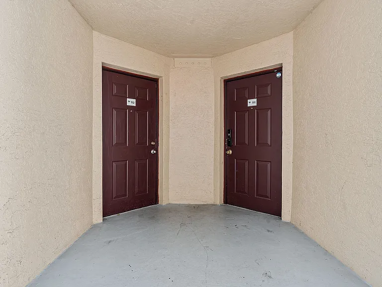 Palm Springs Apartments — Photo 6