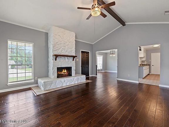 4th image of 1337 Diller Rd
