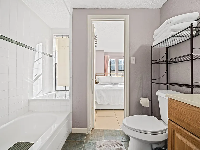 8629 Kinghaven St — Photo 11
