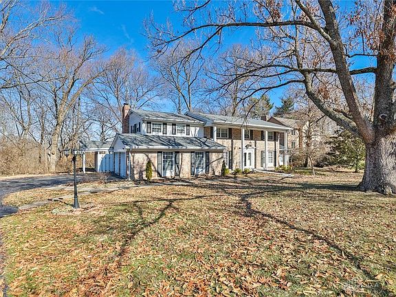 2nd image of 673 N Meadowcrest Cir