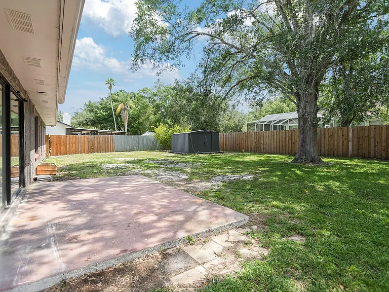 14907 Coldwater Ln — Photo 23
