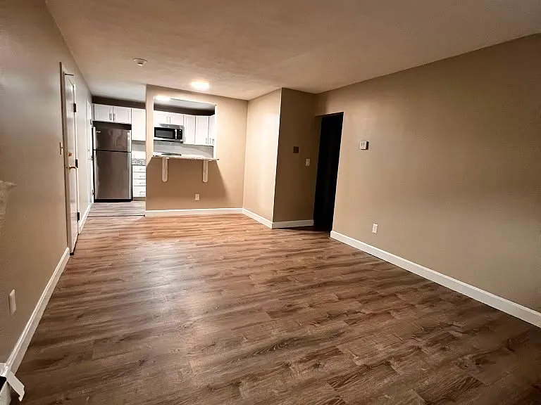 262 Grove St #4 — Photo 6