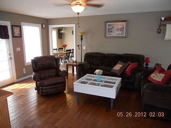3rd image of 113 Bradford Pear Ln