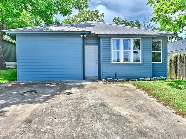 213 N Austin St, Brenham, TX 77833