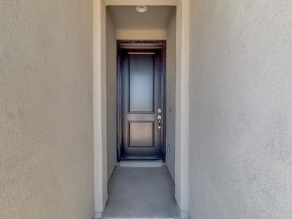 4th image of 556 E Bamboo Lane