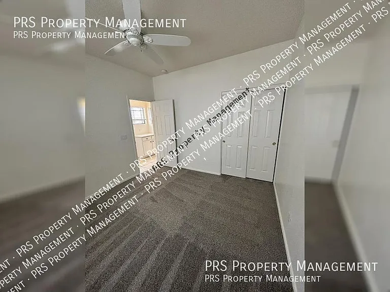 8003 W Clara Ln — Photo 23
