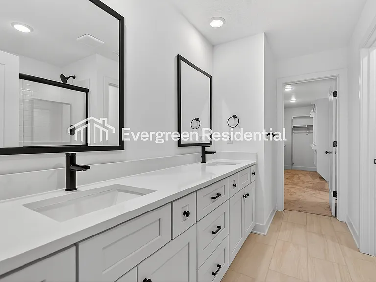 Barryview Townhomes — Photo 40