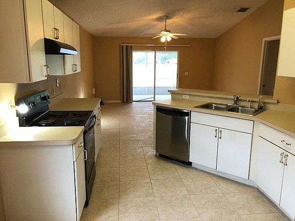 4th image of 220 Grand Preserve Way