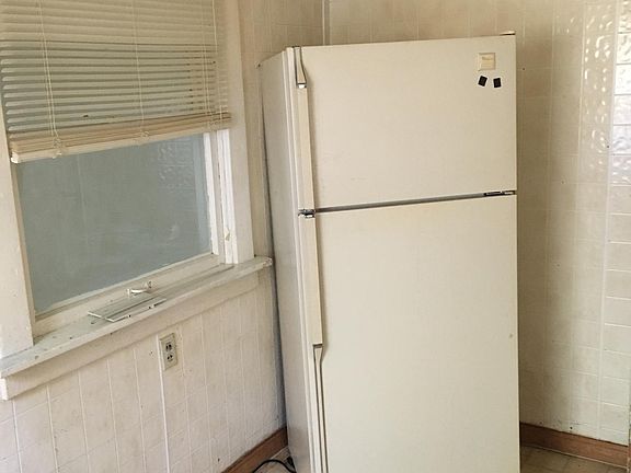 3rd image of 3804 Bellefontaine Ave