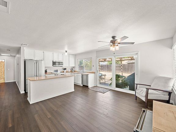 4th image of 9033 Park Meadows Dr