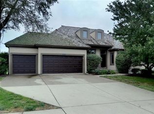 16160 Cambridge St, Stilwell, KS 66085