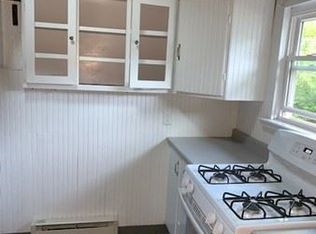 36 Goshen Rd #1B, Williamsburg, MA 01096