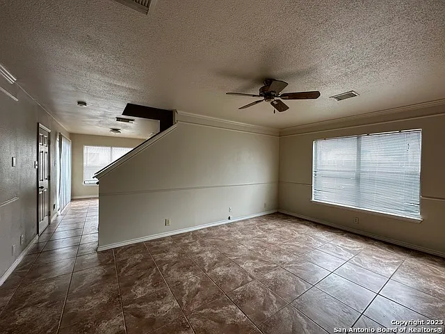 5022 River Kenton — Photo 3