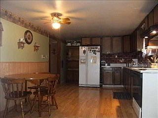 5th image of 667 S Elm St