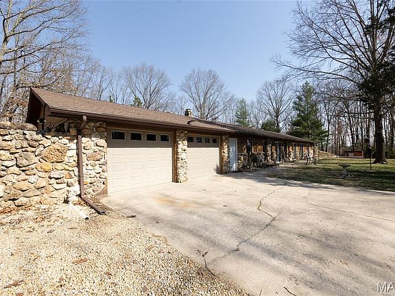 4th image of 692 County Road 3165