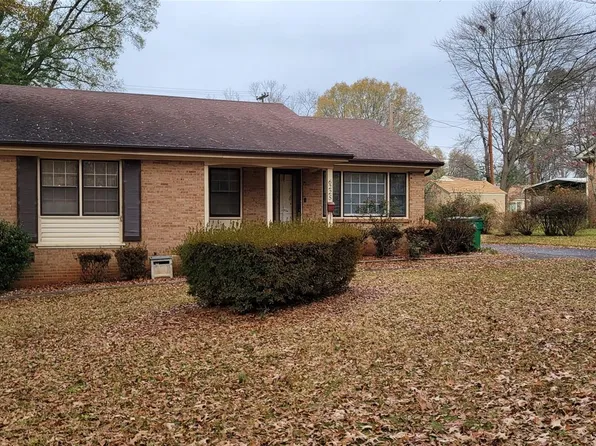 6225 Bridgeport Dr, Charlotte, NC 28215