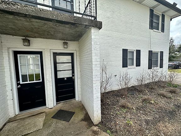 3rd image of 1860 Memorial Dr #1862C