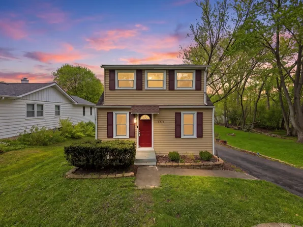 3216 Midway Dr, Island Lake, IL 60042