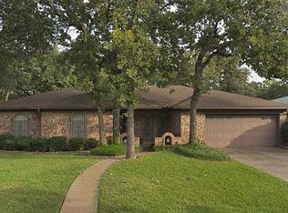 813 San Marcos Ln, Bedford, TX 76021