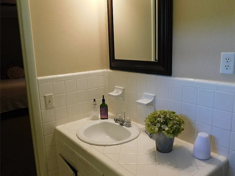 1203 Oates Rd — Photo 23