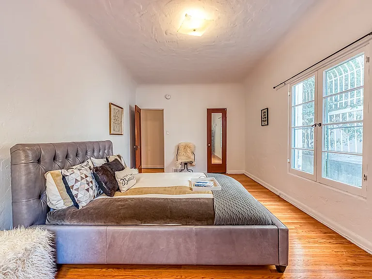 430 S Cloverdale Ave #24 — Photo 32