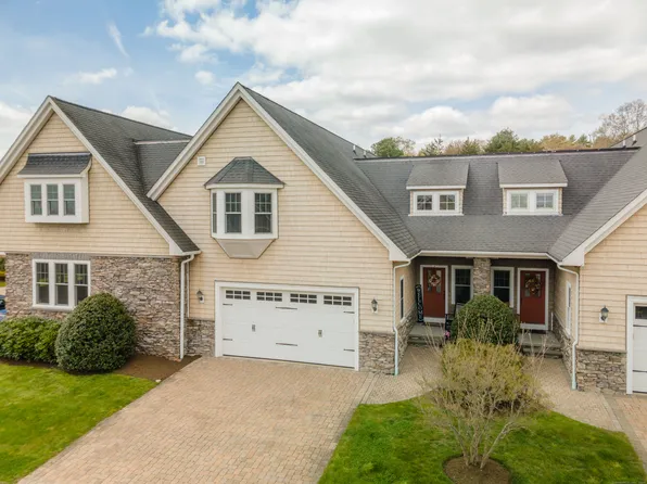 2 Spyglass Circle #B, Hopkinton, RI 02832