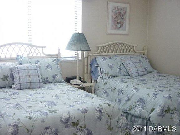 5th image of 3500 Oceanshore Blvd S #204