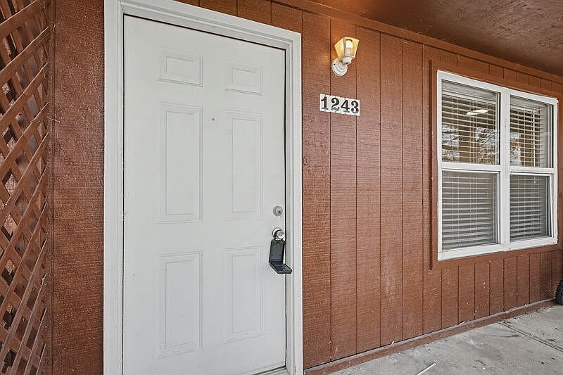 1st image of 1243 W Sunset Dr
