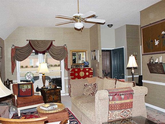 5th image of 8965 Hickory Trail Dr