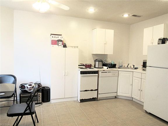 5th image of 91 Annadale Ave