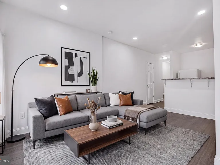 3138 W Allegheny Ave #A — Photo 25
