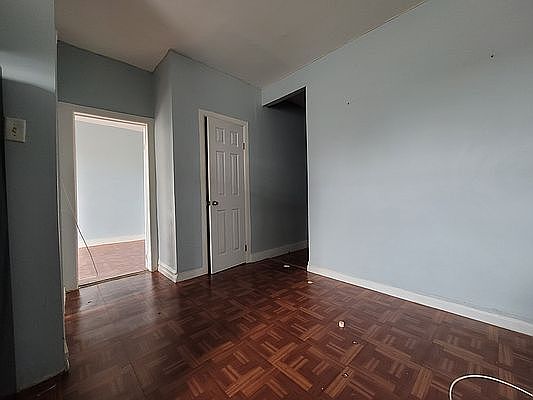 3rd image of 353 Howard Ave #10