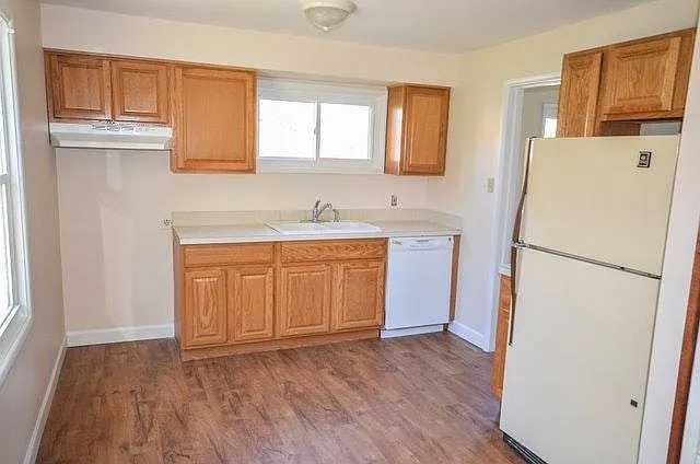 1684 Bailey Rd — Photo 3