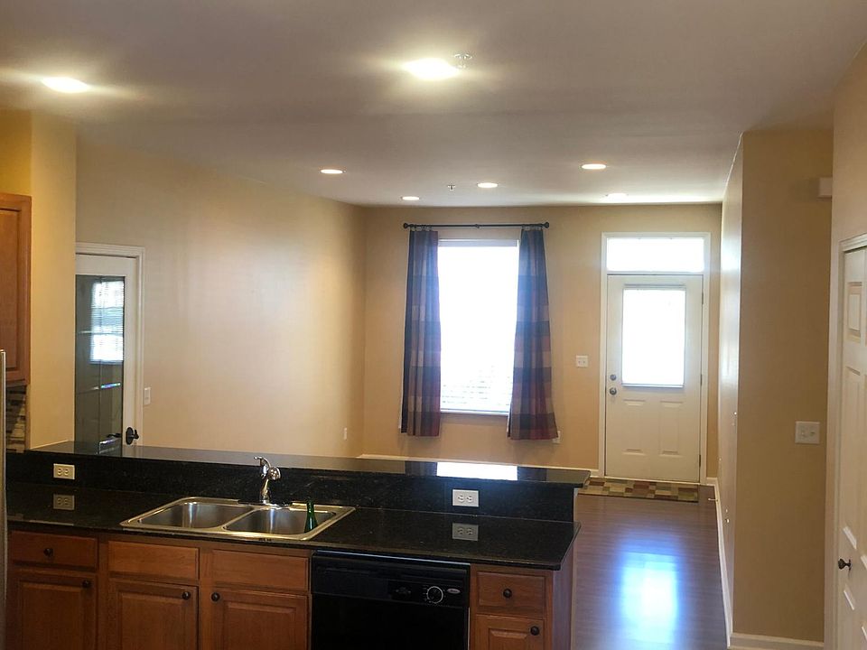 1st image of 165 Hamilton Ave