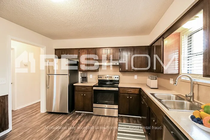 3709 SE 51st St — Photo 4