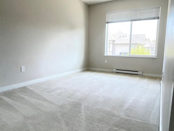 5th image of 9728 Alexandra Rd