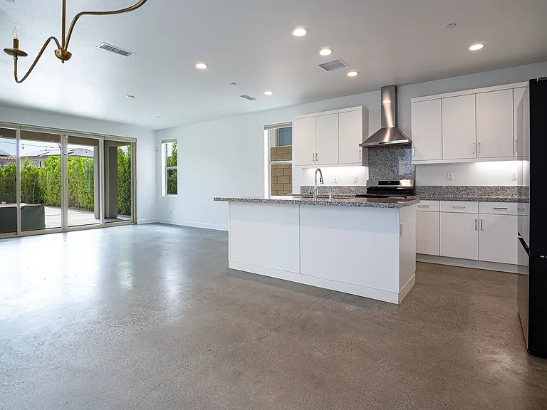 35830 McCarthy St — Photo 10