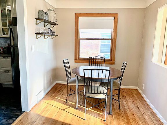 Dining area: 8’x6’6”