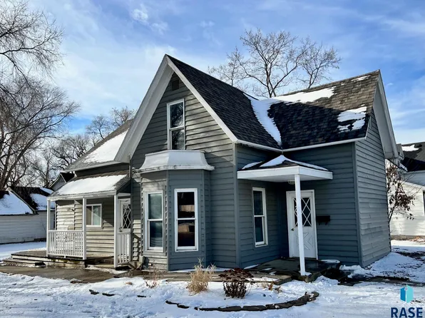315 W 5th St, Canton, SD 57013