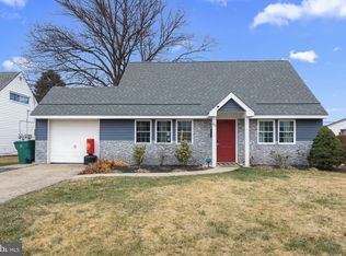 40 Ironwood Rd, Levittown, PA 19057