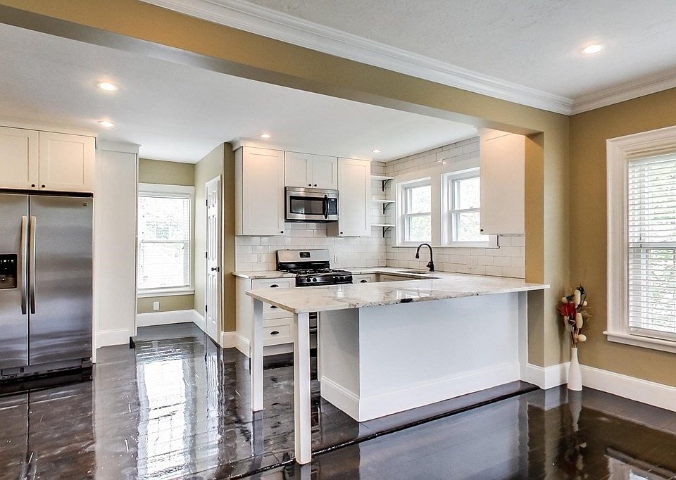 1st image of 625 Willard St #1
