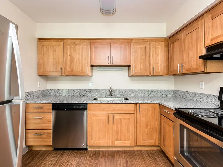 Royal Greens Apartments — Photo 11