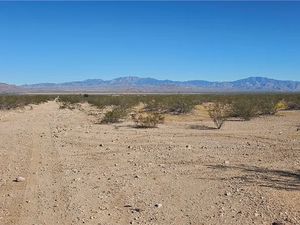 7026 W Moenkopi Dr, Golden Valley, AZ 86413